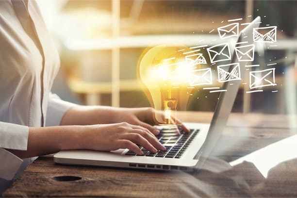 ¡la unión hace la fuerza! El poder de la combinación de sms con email marketing